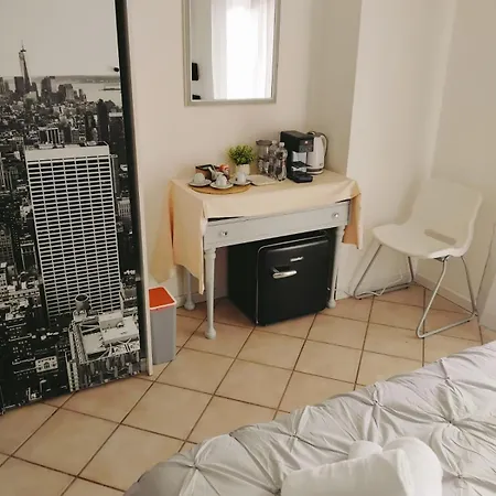 Aparthotel Casamia-guest House *