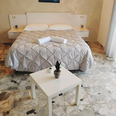 Aparthotel Casamia-guest House *